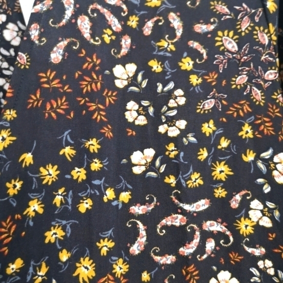 Floral kimono with black fringe, floral pattern womens size M, NWT - Picture 7 of 14